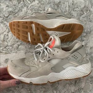 Nike Huarache women’s shoe
